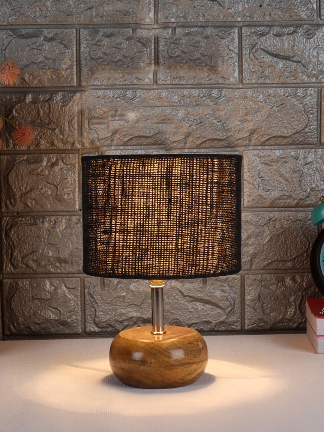 Black Jute Shade with Wood Lamp Base (kjl)