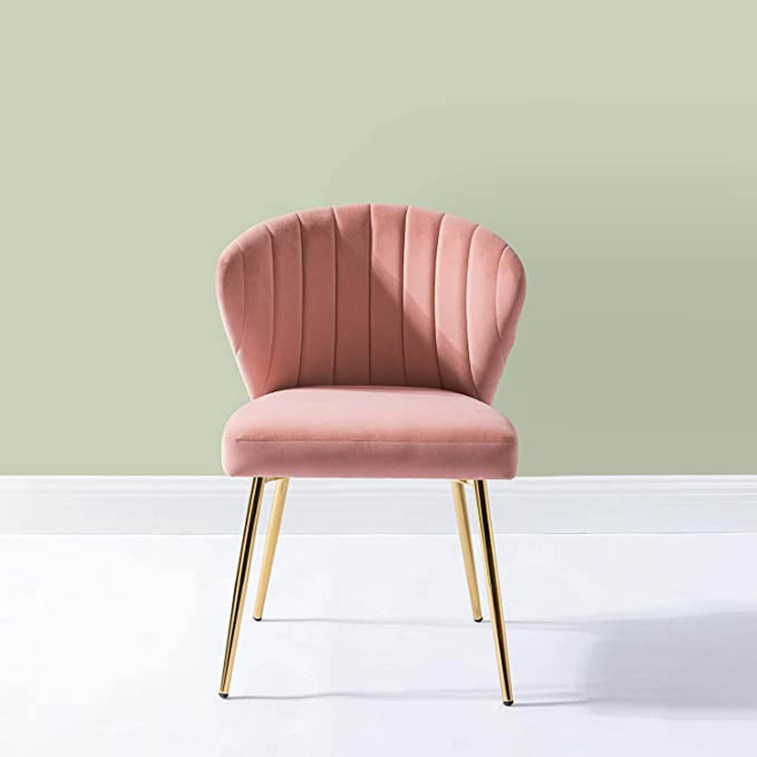 Pink Velvet Tufted Luxury Lounge Chair