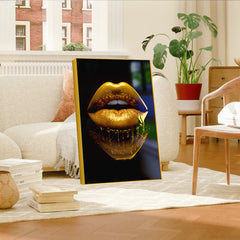 Sleek and Stylish Golden Lips: Modern Acrylic Wall Paintings for a Chic Décor